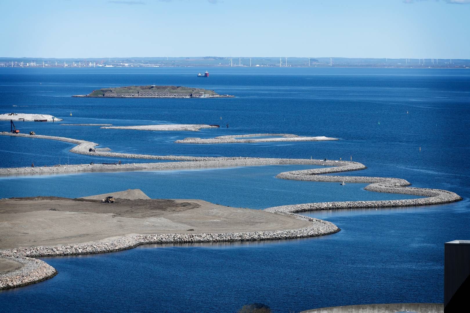 Lynetteholm set fra Amager Bakke i april 2025. | Foto: Jens Dresling/Ritzau Scanpix