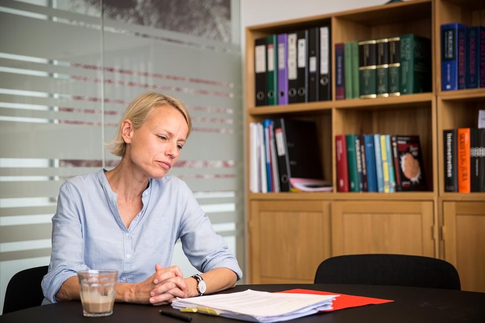 Forbrugerombudsmand Christina Toftegaard Nielsen mener ikke, at hoteller må reservere et beløb, uden forbrugerne ved det.